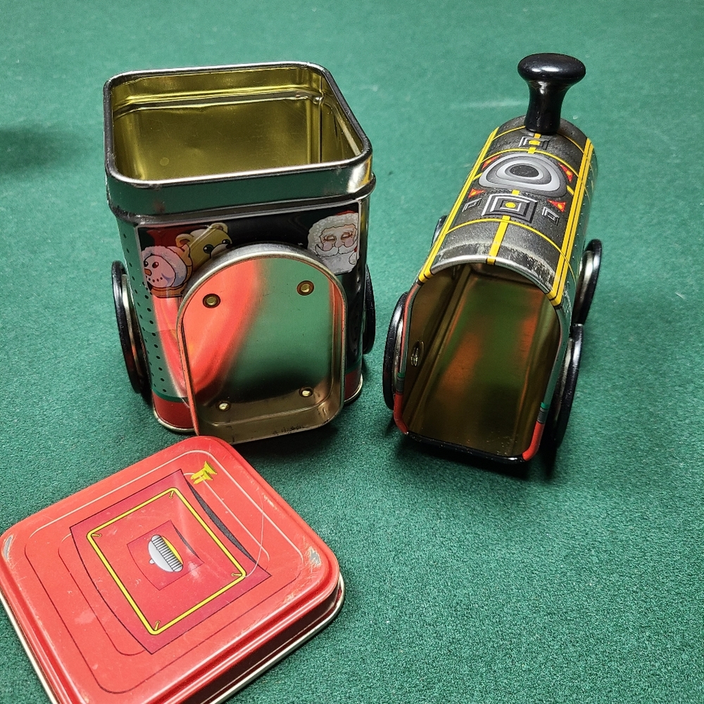 Tin box toy train. EUC. Empty. Two compartments. - Picture 11 of 11